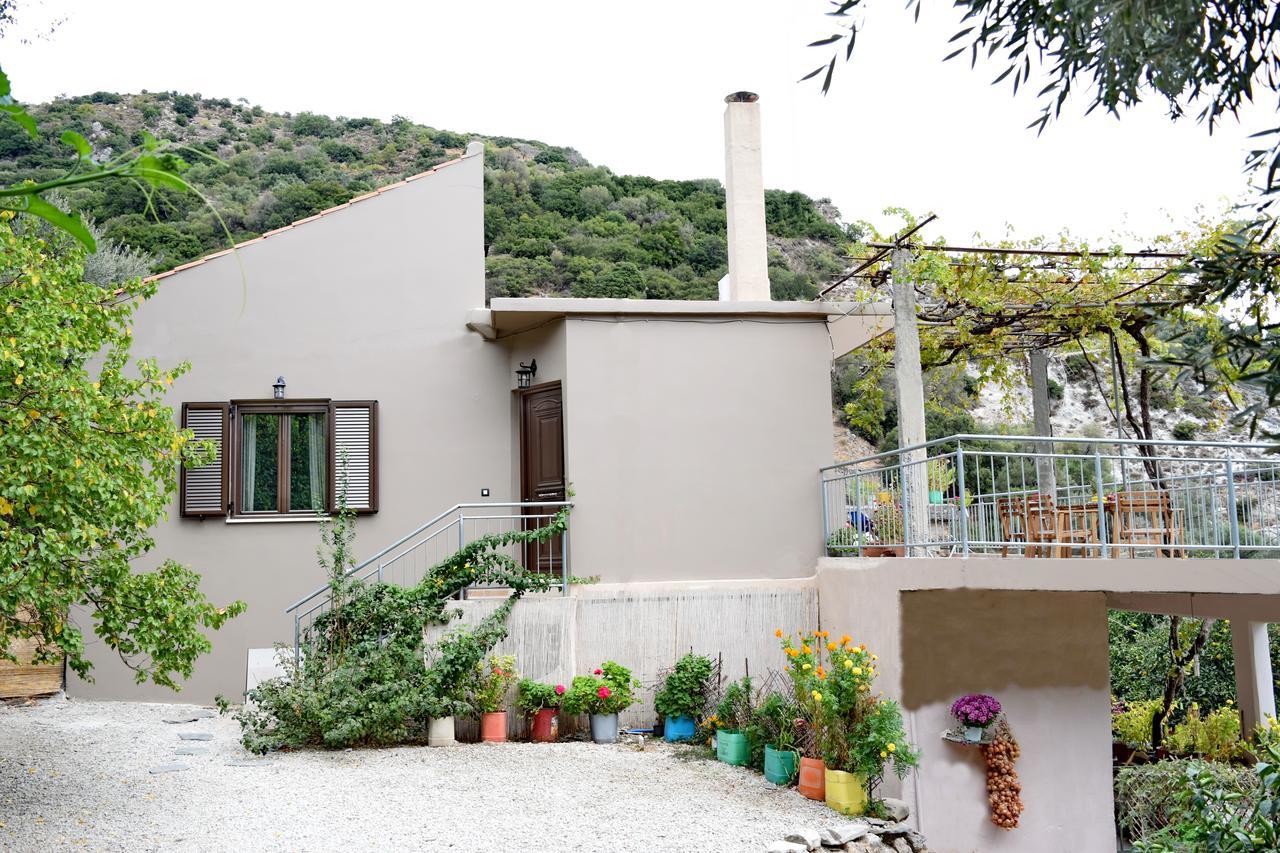 Villa Portreto Kambanos Bagian luar foto