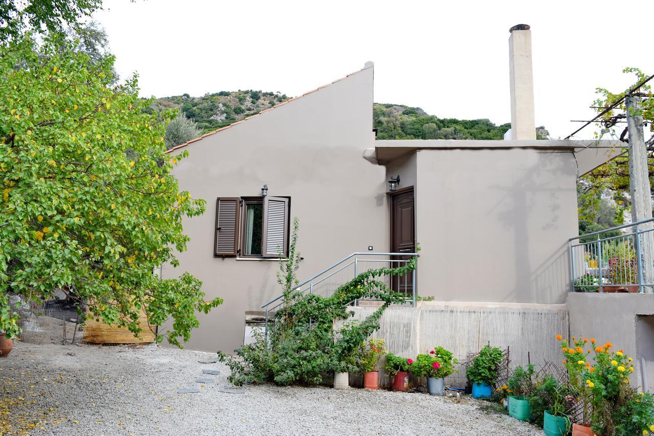 Villa Portreto Kambanos Bagian luar foto